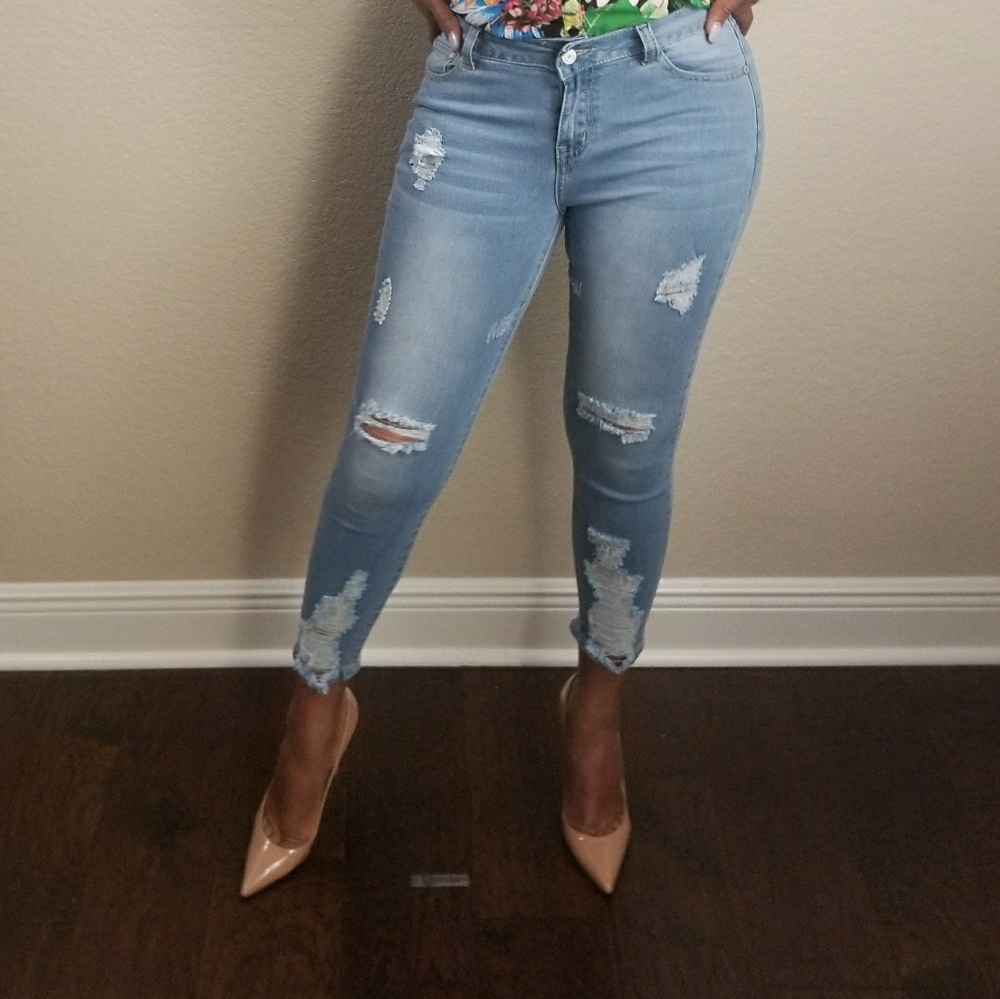 HP๐ฅDistressed Jeans - Picture 3 of 5